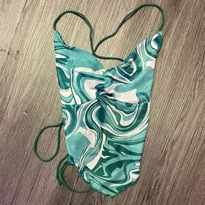 SHEIN Green and White Swirl Crop Top